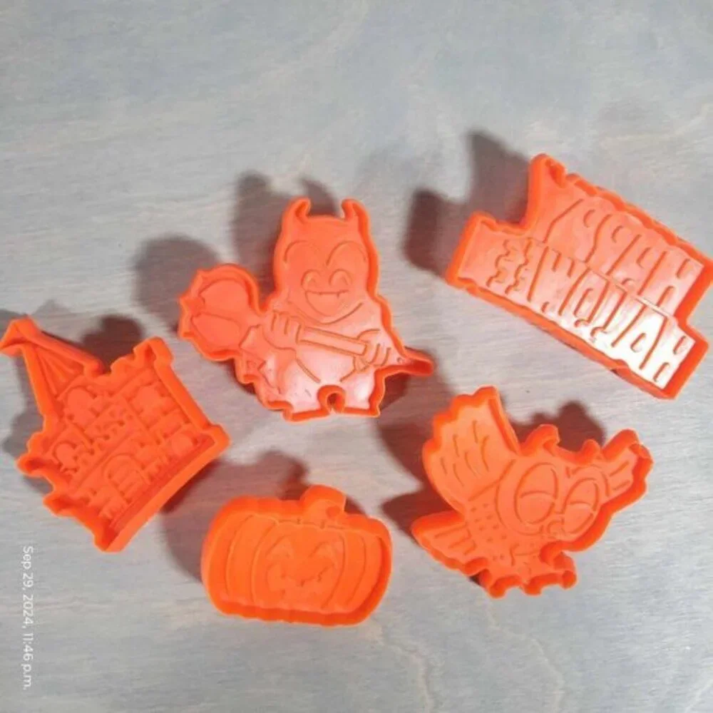 Vintage wilton halloween orange cookie cutters,‎ imprint plastic 5pc set